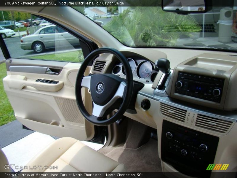 Nocturne Black Metallic / Ceylon Beige 2009 Volkswagen Routan SEL