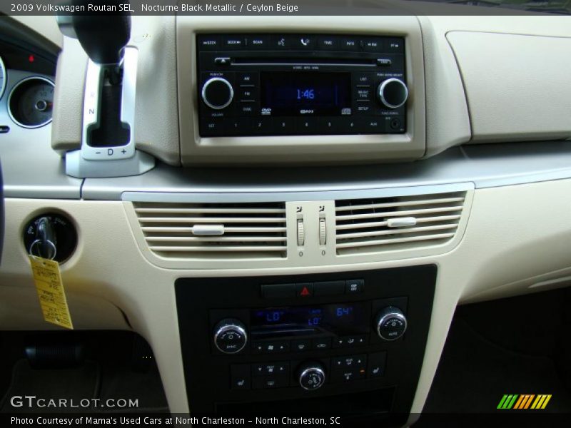 Nocturne Black Metallic / Ceylon Beige 2009 Volkswagen Routan SEL