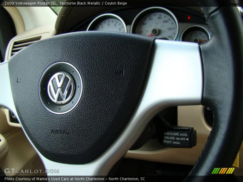Nocturne Black Metallic / Ceylon Beige 2009 Volkswagen Routan SEL