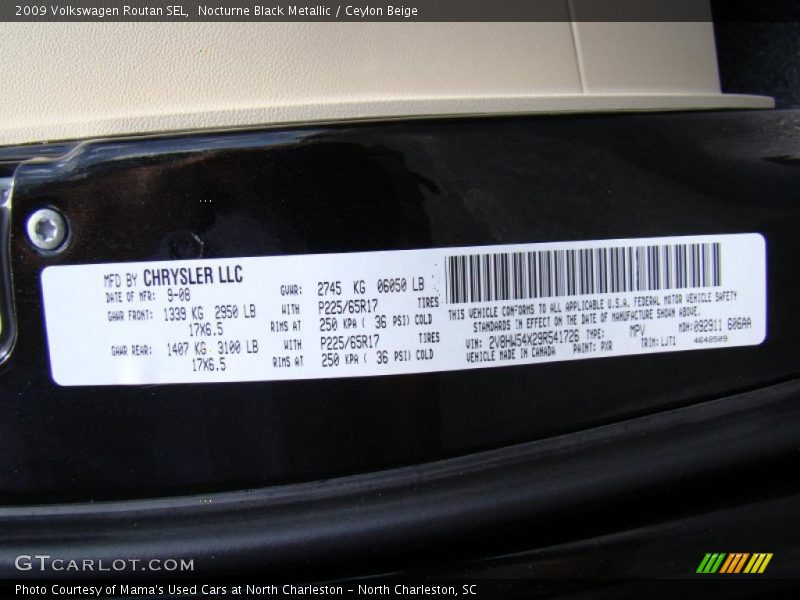 Nocturne Black Metallic / Ceylon Beige 2009 Volkswagen Routan SEL