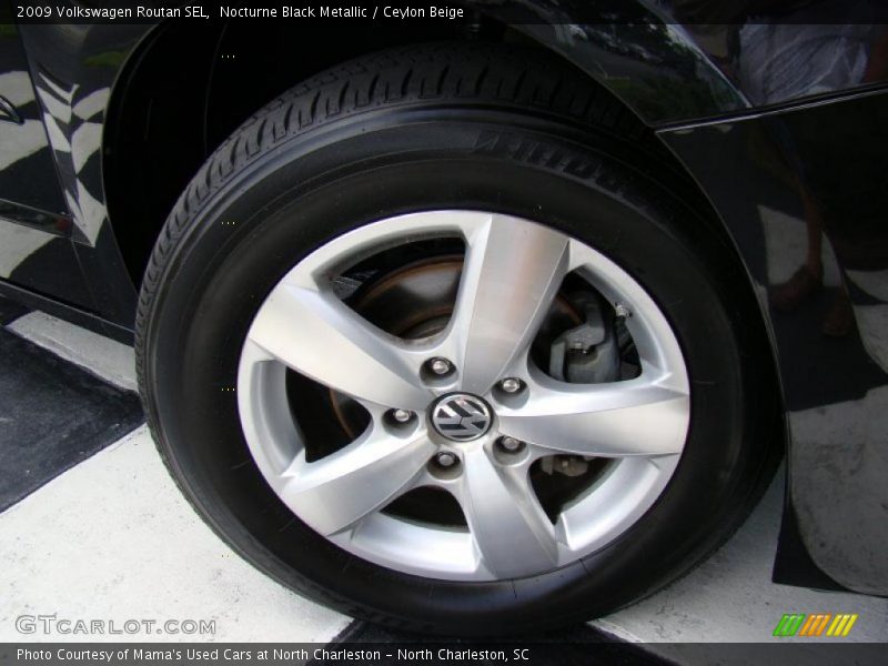 Nocturne Black Metallic / Ceylon Beige 2009 Volkswagen Routan SEL