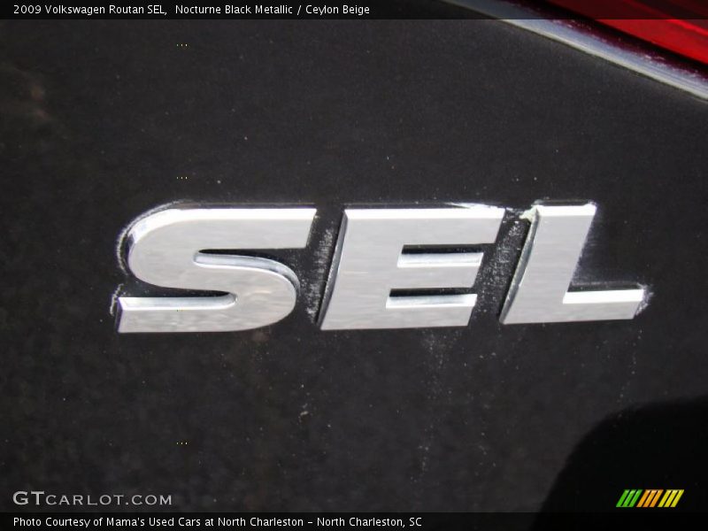 Nocturne Black Metallic / Ceylon Beige 2009 Volkswagen Routan SEL
