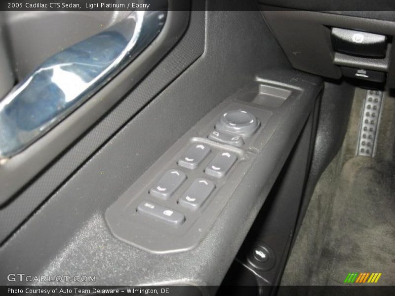 Light Platinum / Ebony 2005 Cadillac CTS Sedan
