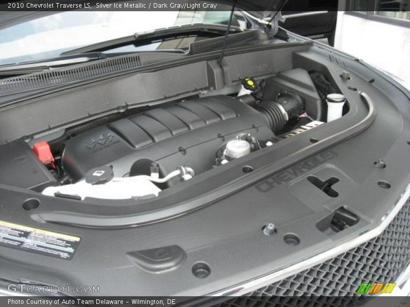 Silver Ice Metallic / Dark Gray/Light Gray 2010 Chevrolet Traverse LS