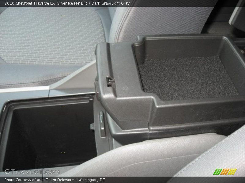 Silver Ice Metallic / Dark Gray/Light Gray 2010 Chevrolet Traverse LS