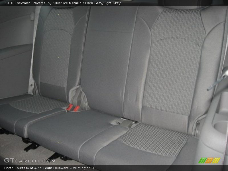 Silver Ice Metallic / Dark Gray/Light Gray 2010 Chevrolet Traverse LS