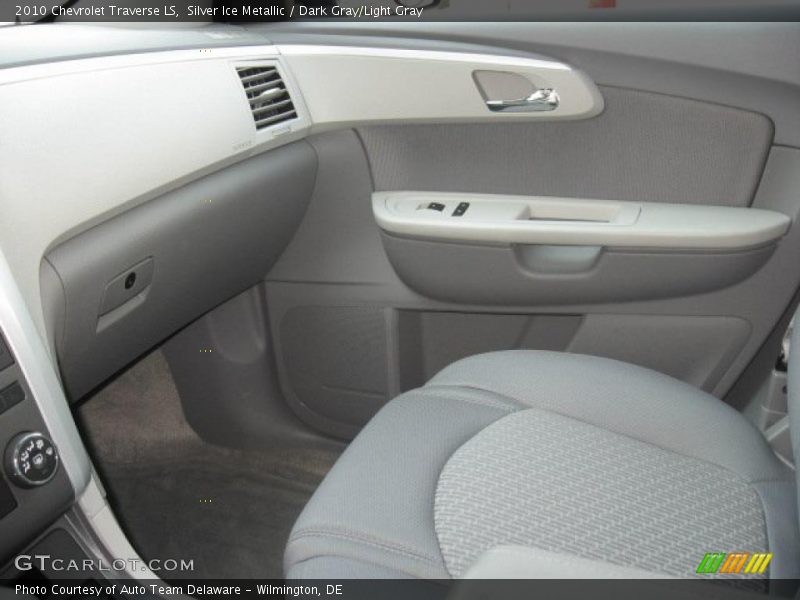 Silver Ice Metallic / Dark Gray/Light Gray 2010 Chevrolet Traverse LS