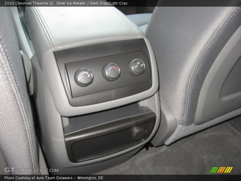 Silver Ice Metallic / Dark Gray/Light Gray 2010 Chevrolet Traverse LS