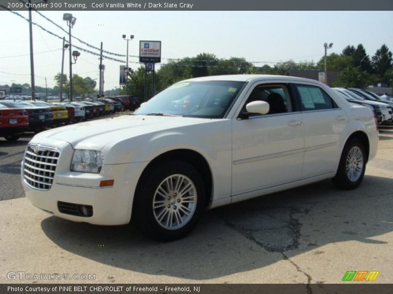 Cool Vanilla White / Dark Slate Gray 2009 Chrysler 300 Touring