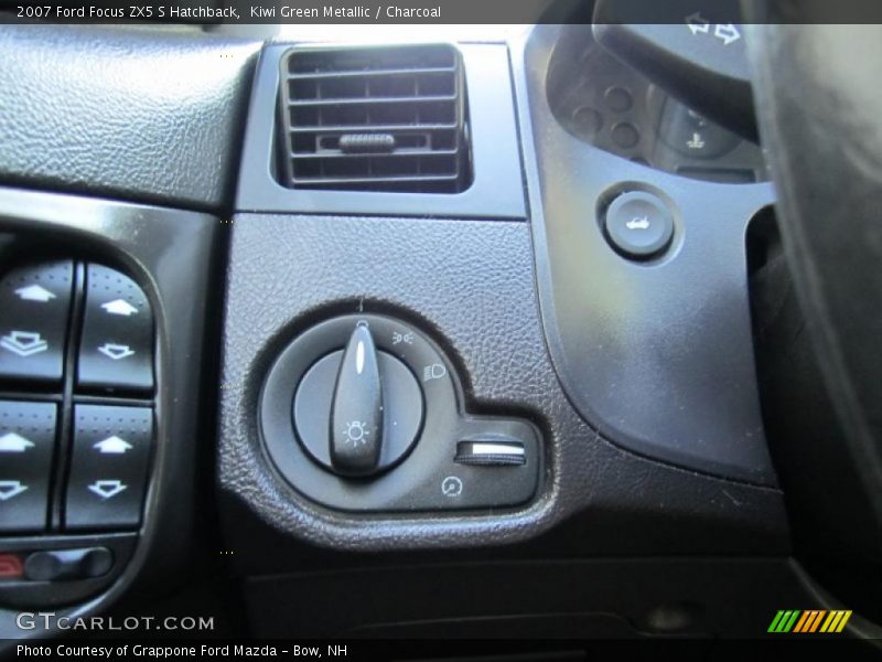 Kiwi Green Metallic / Charcoal 2007 Ford Focus ZX5 S Hatchback