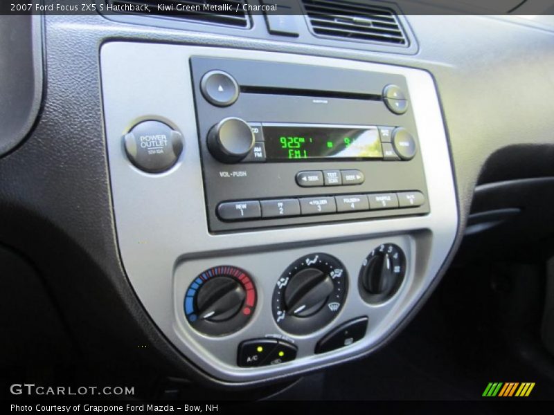 Kiwi Green Metallic / Charcoal 2007 Ford Focus ZX5 S Hatchback