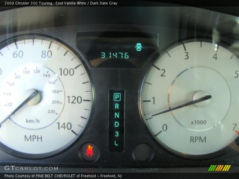 Cool Vanilla White / Dark Slate Gray 2009 Chrysler 300 Touring