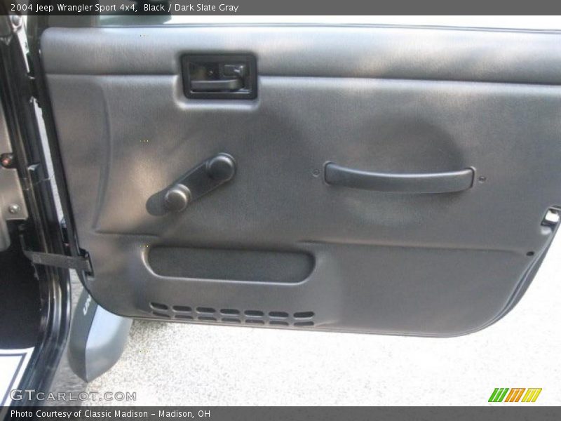 Black / Dark Slate Gray 2004 Jeep Wrangler Sport 4x4