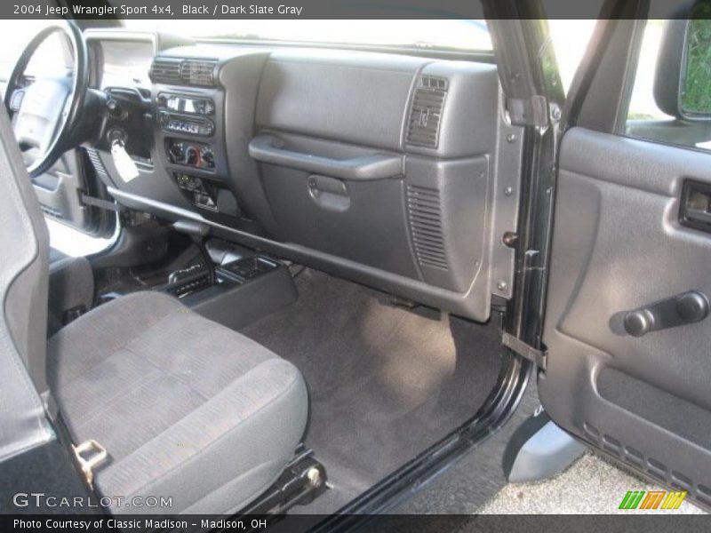 Black / Dark Slate Gray 2004 Jeep Wrangler Sport 4x4