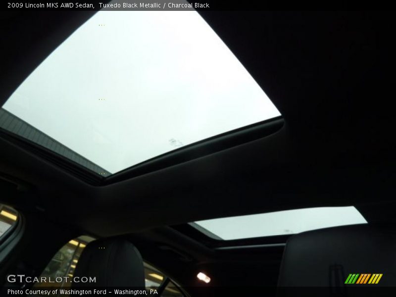 Tuxedo Black Metallic / Charcoal Black 2009 Lincoln MKS AWD Sedan