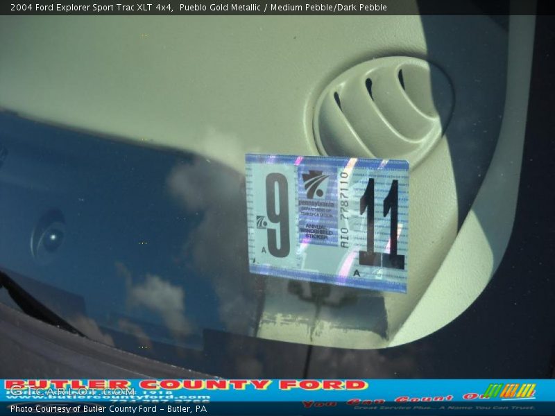 Pueblo Gold Metallic / Medium Pebble/Dark Pebble 2004 Ford Explorer Sport Trac XLT 4x4