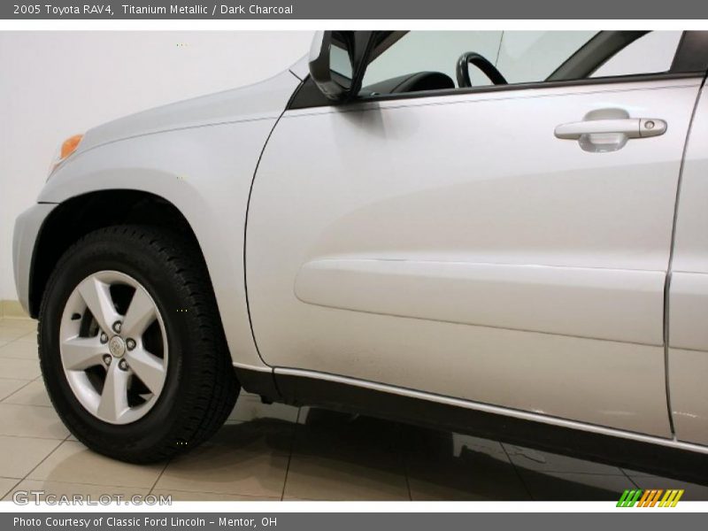 Titanium Metallic / Dark Charcoal 2005 Toyota RAV4