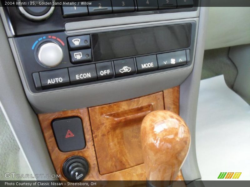 Golden Sand Metallic / Willow 2004 Infiniti I 35