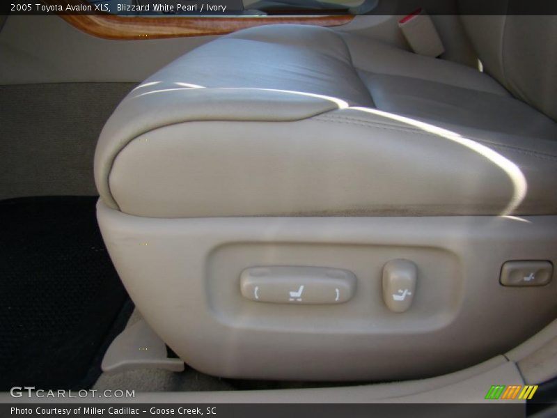 Blizzard White Pearl / Ivory 2005 Toyota Avalon XLS