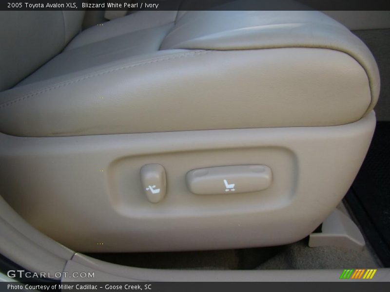 Blizzard White Pearl / Ivory 2005 Toyota Avalon XLS