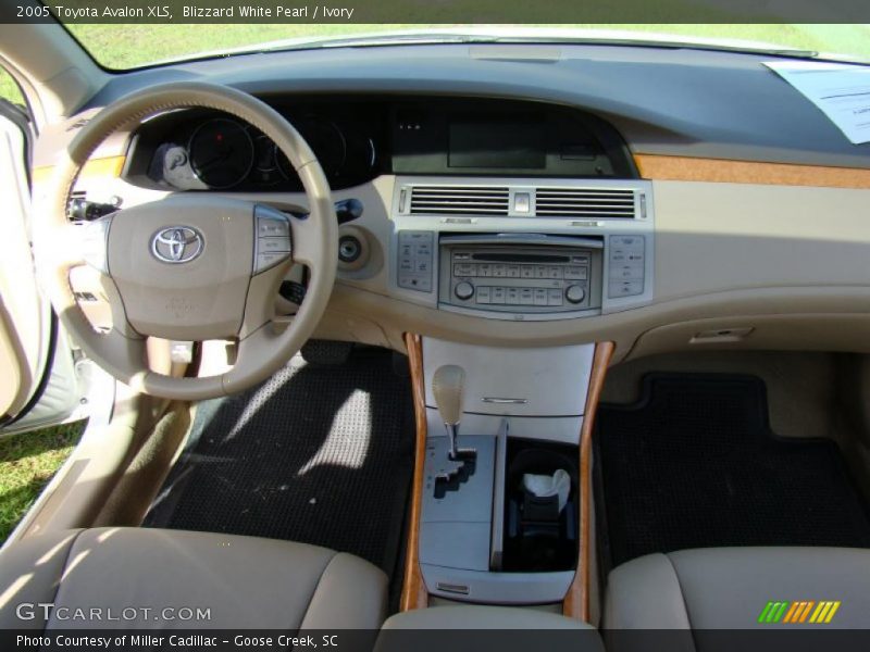 Blizzard White Pearl / Ivory 2005 Toyota Avalon XLS