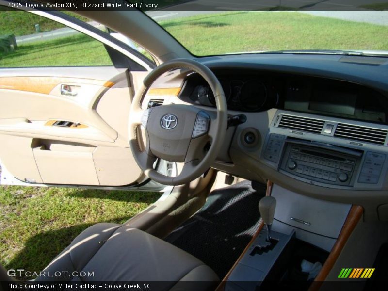 Blizzard White Pearl / Ivory 2005 Toyota Avalon XLS
