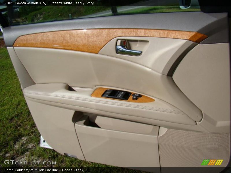 Blizzard White Pearl / Ivory 2005 Toyota Avalon XLS
