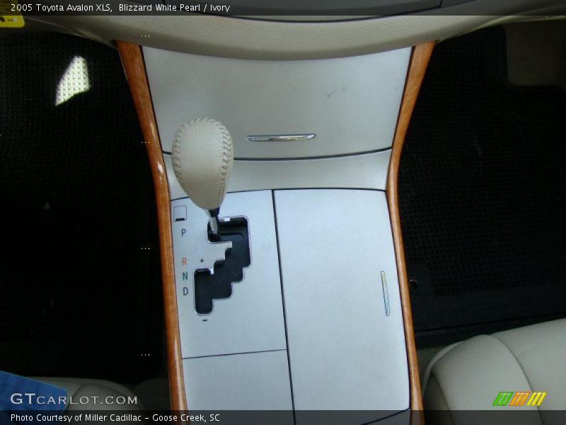 Blizzard White Pearl / Ivory 2005 Toyota Avalon XLS