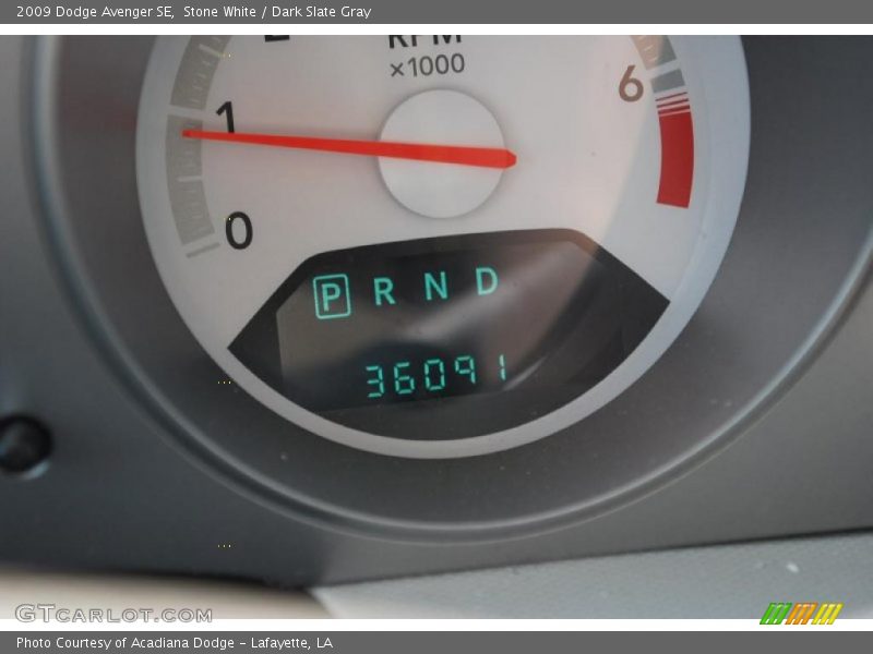 Stone White / Dark Slate Gray 2009 Dodge Avenger SE