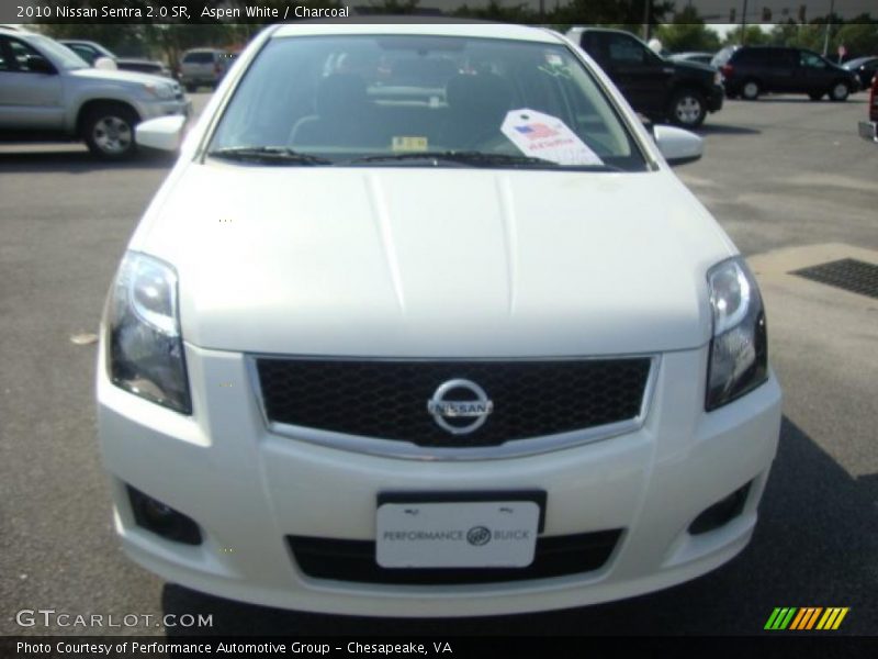 Aspen White / Charcoal 2010 Nissan Sentra 2.0 SR