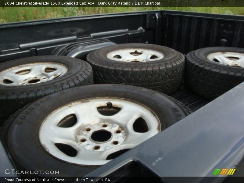 Dark Gray Metallic / Dark Charcoal 2004 Chevrolet Silverado 1500 Extended Cab 4x4