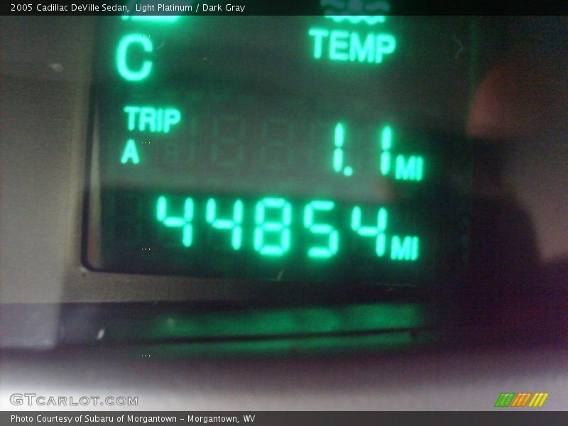 Light Platinum / Dark Gray 2005 Cadillac DeVille Sedan