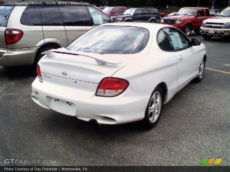 Nordic White / Black/Gray 2001 Hyundai Tiburon