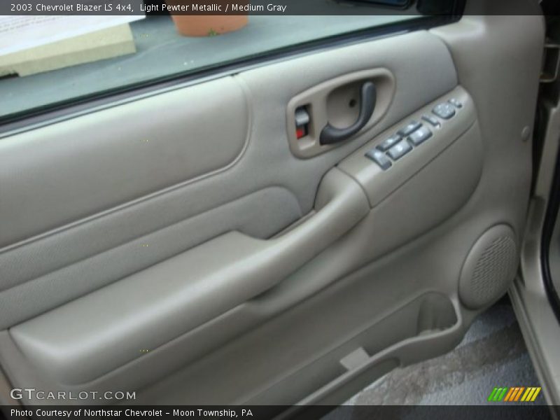 Light Pewter Metallic / Medium Gray 2003 Chevrolet Blazer LS 4x4