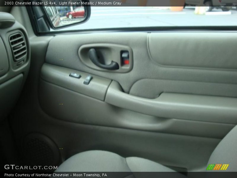 Light Pewter Metallic / Medium Gray 2003 Chevrolet Blazer LS 4x4