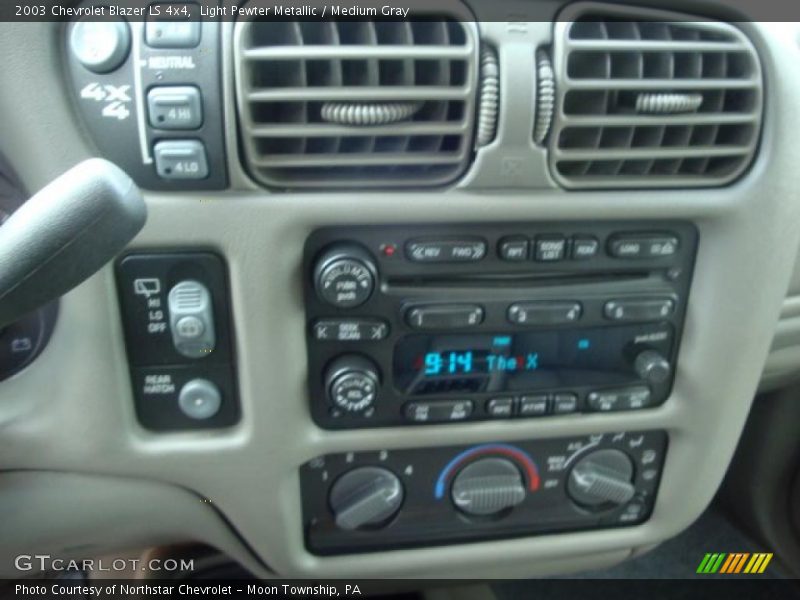 Light Pewter Metallic / Medium Gray 2003 Chevrolet Blazer LS 4x4