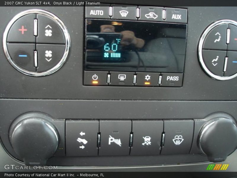 Onyx Black / Light Titanium 2007 GMC Yukon SLT 4x4