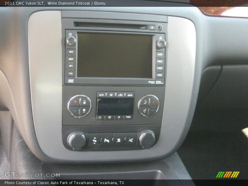 White Diamond Tintcoat / Ebony 2011 GMC Yukon SLT