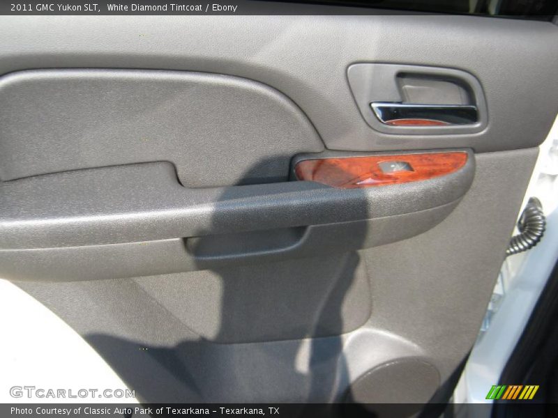 White Diamond Tintcoat / Ebony 2011 GMC Yukon SLT