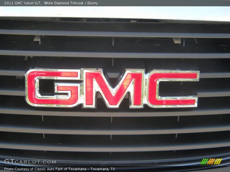 White Diamond Tintcoat / Ebony 2011 GMC Yukon SLT
