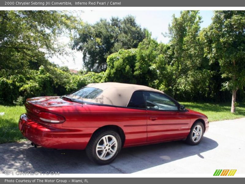 Inferno Red Pearl / Camel 2000 Chrysler Sebring JXi Convertible