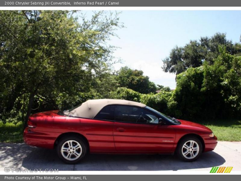 Inferno Red Pearl / Camel 2000 Chrysler Sebring JXi Convertible