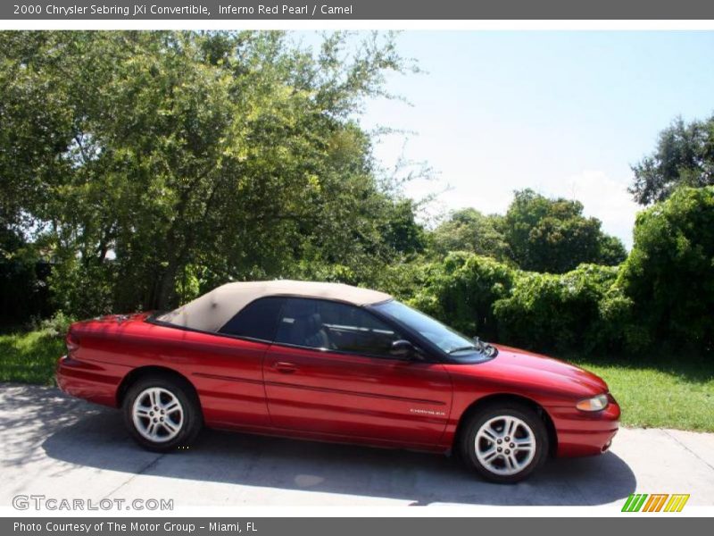 Inferno Red Pearl / Camel 2000 Chrysler Sebring JXi Convertible