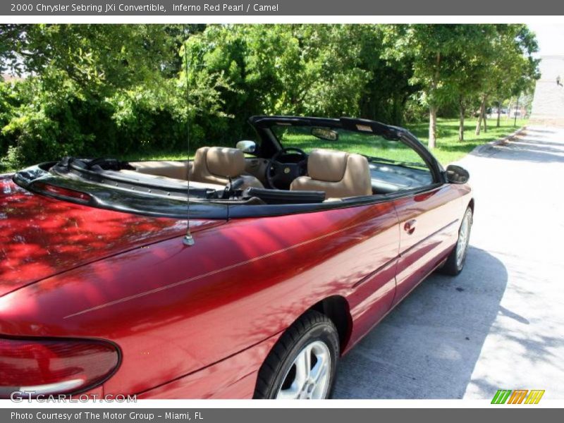 Inferno Red Pearl / Camel 2000 Chrysler Sebring JXi Convertible