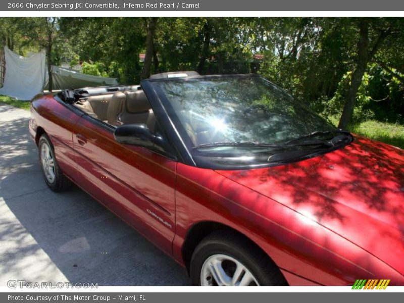 Inferno Red Pearl / Camel 2000 Chrysler Sebring JXi Convertible