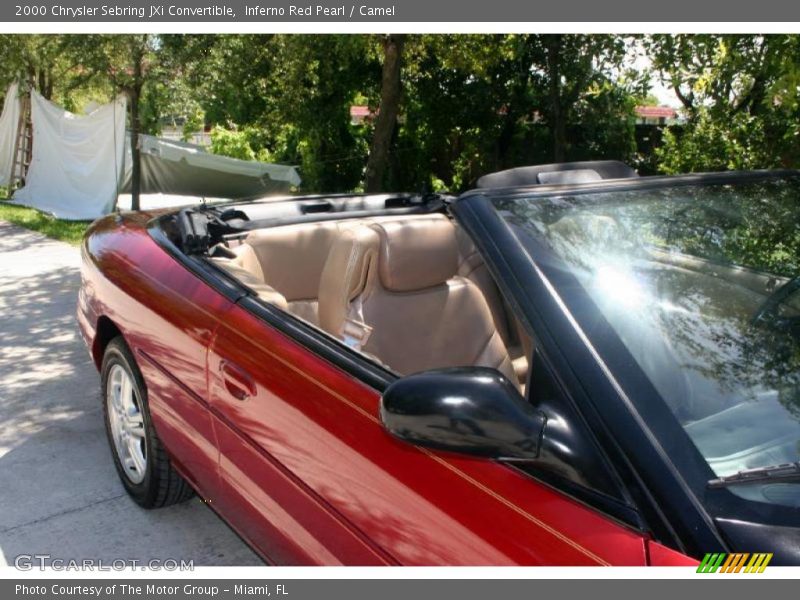 Inferno Red Pearl / Camel 2000 Chrysler Sebring JXi Convertible