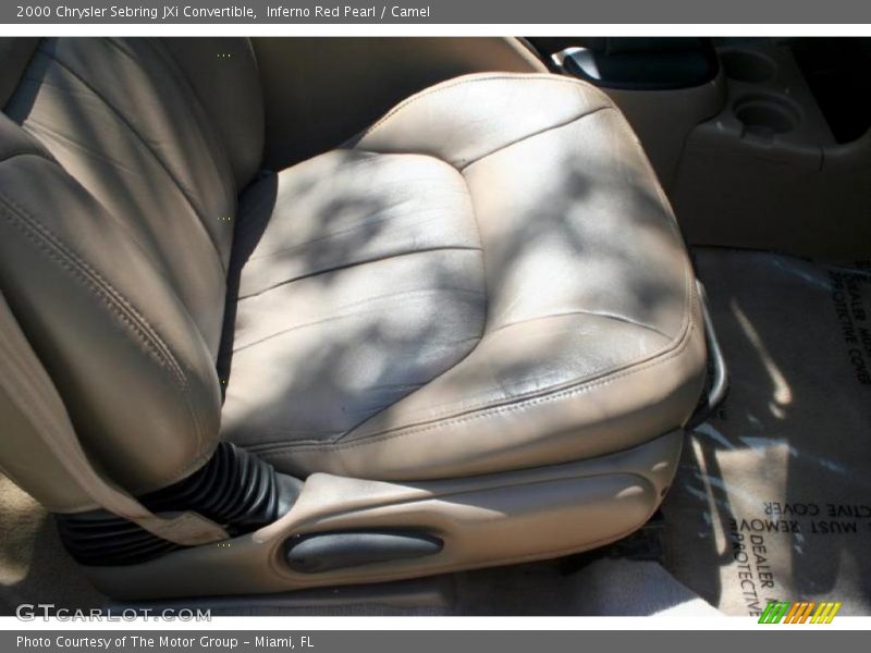Inferno Red Pearl / Camel 2000 Chrysler Sebring JXi Convertible