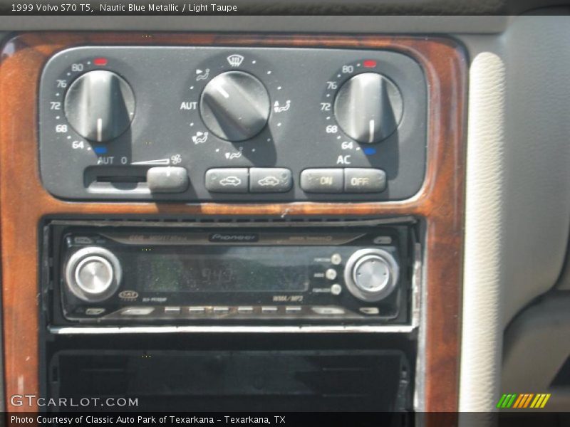 Nautic Blue Metallic / Light Taupe 1999 Volvo S70 T5