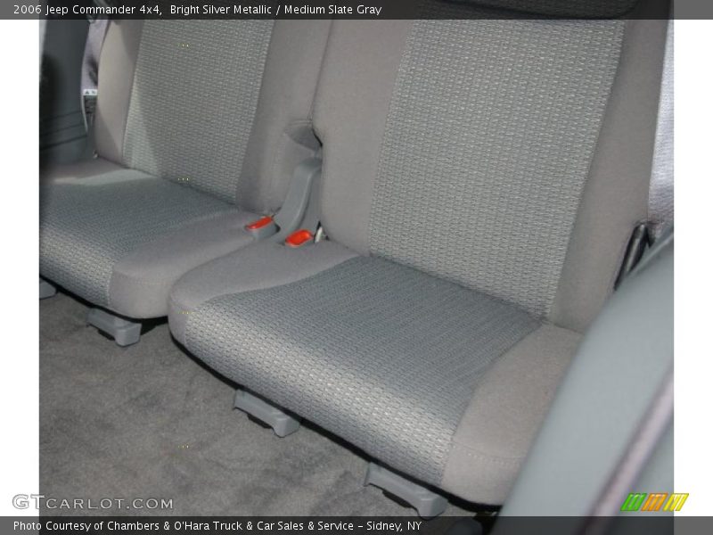 Bright Silver Metallic / Medium Slate Gray 2006 Jeep Commander 4x4