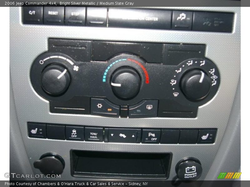 Bright Silver Metallic / Medium Slate Gray 2006 Jeep Commander 4x4